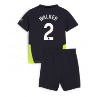 Camiseta Manchester City Kyle Walker #2 Visitante Equipación para niños 2024-25 manga corta (+ pantalones cortos)